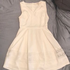 Francesca’s white lace dress